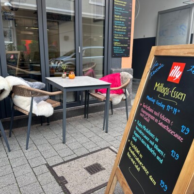 Verschiedene Gerichte zum Mittagstisch bei La Poesia in Karlsruhe