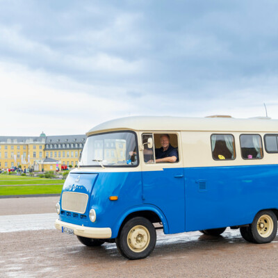 Oldtimer HANOMAG Transporter vor dem Karlsruher Schloss 2025