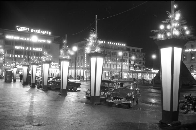 Weihnachtliche Beleuchtung des Marktplatzes, 1955