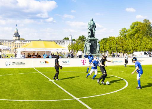 Blindenfußball-Bundesliga auf dem Karlsruher Schlossplatz 2022
