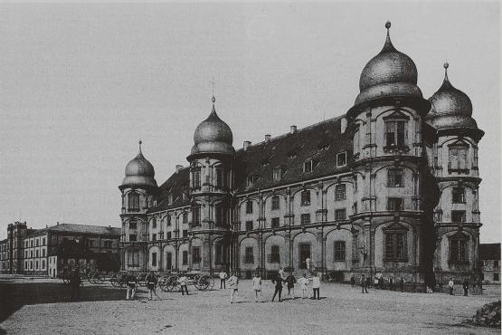 Schloss Gottesaue als Kaserne um 1910
