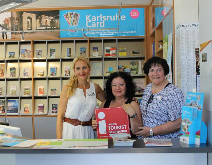 Das Team der Karlsruher Tourist-Information freut sich auf den Umzug