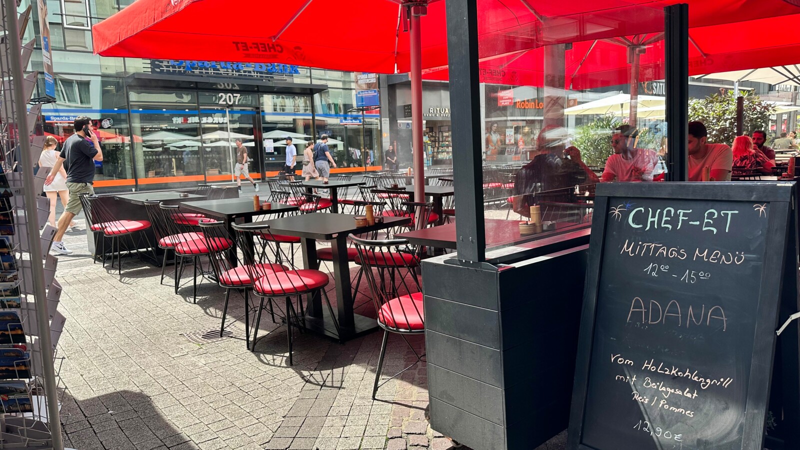 Terrasse extérieure du restaurant Chef Et Grill Steak