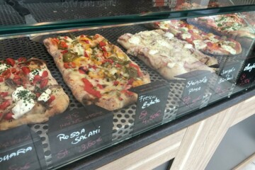 Au revoir pizza, bonjour pinsa ! Le restaurant italien du centre-ville de Karlsruhe